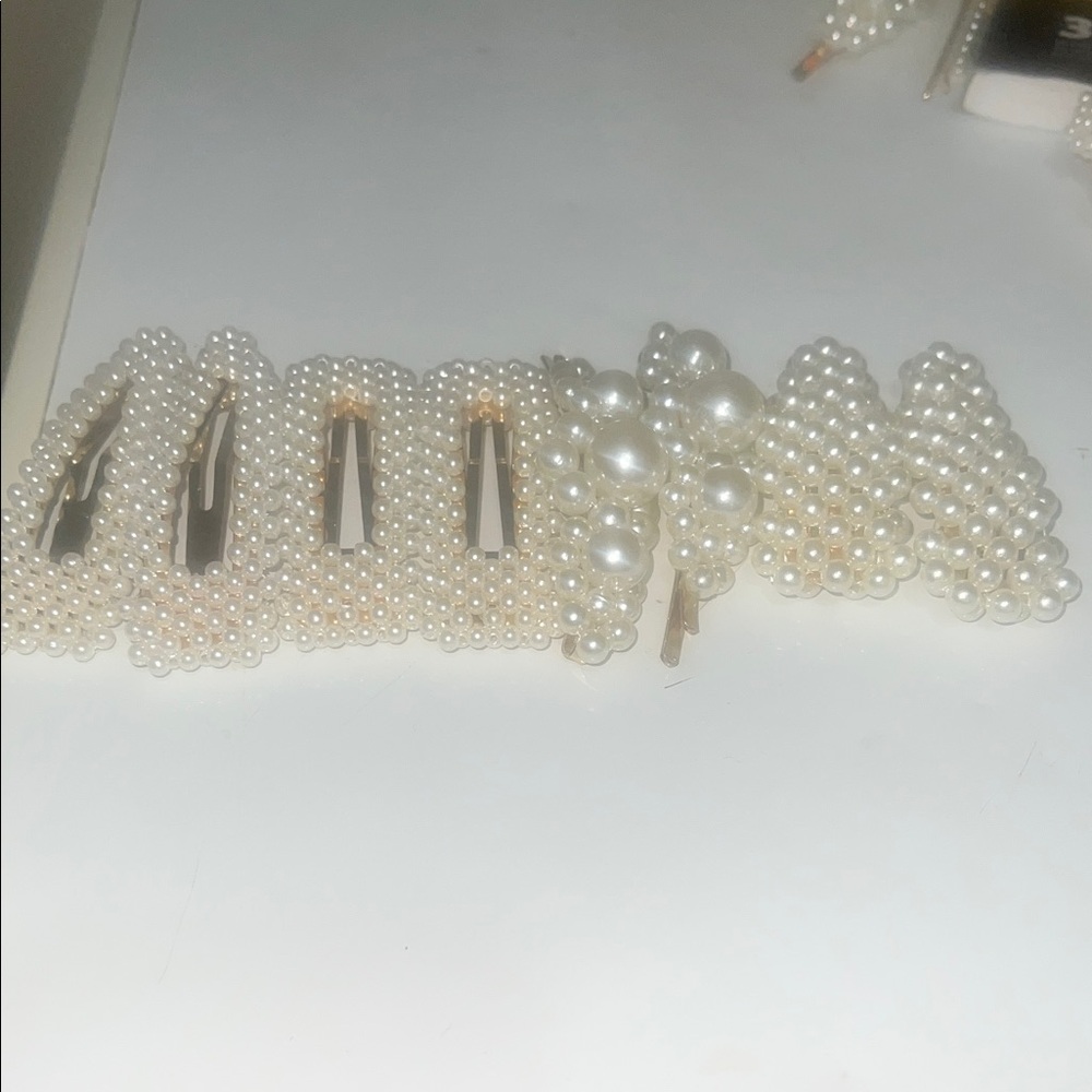 Chic Pearl Hair Clip Set